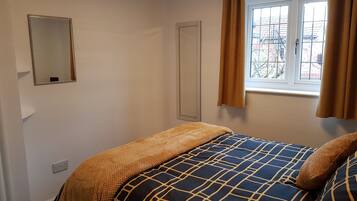 Deluxe Cottage, 1 Bedroom | 1 bedroom, premium bedding, down duvets, individually decorated