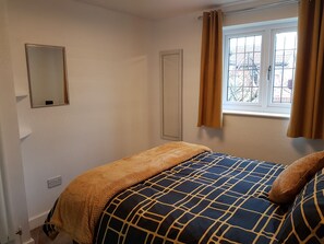 Deluxe Cottage, 1 Bedroom | 1 bedroom, premium bedding, down comforters, individually decorated - 1 The Mews (Derby)