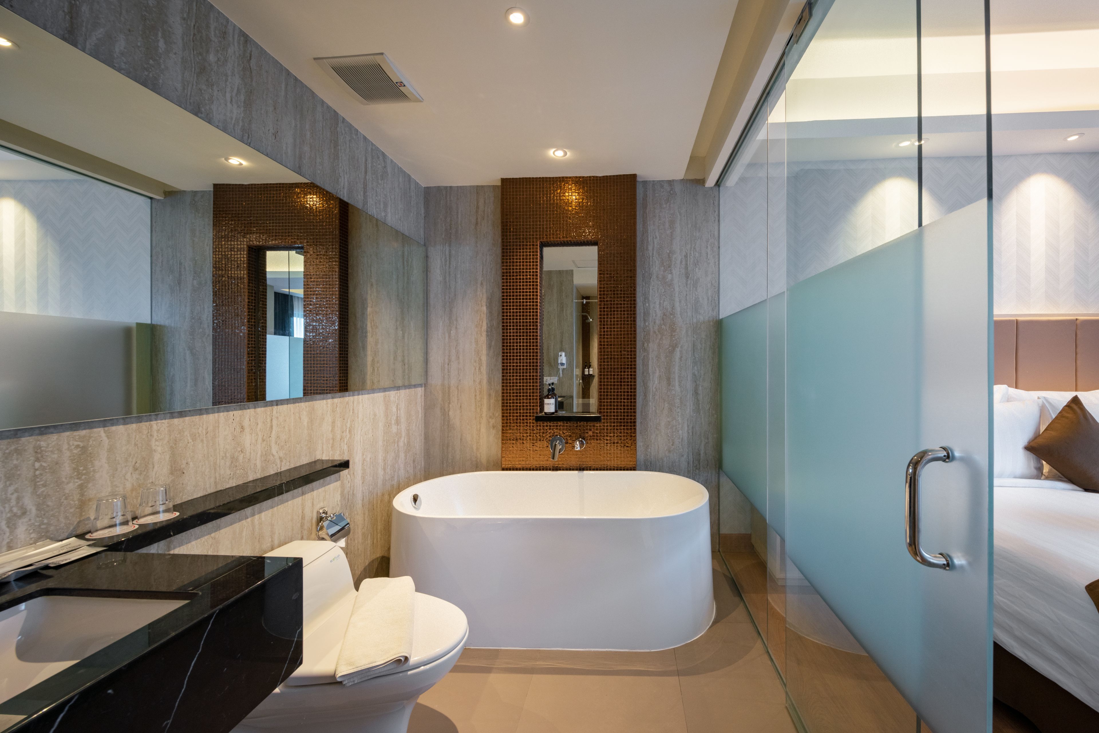 Suite | Bathroom