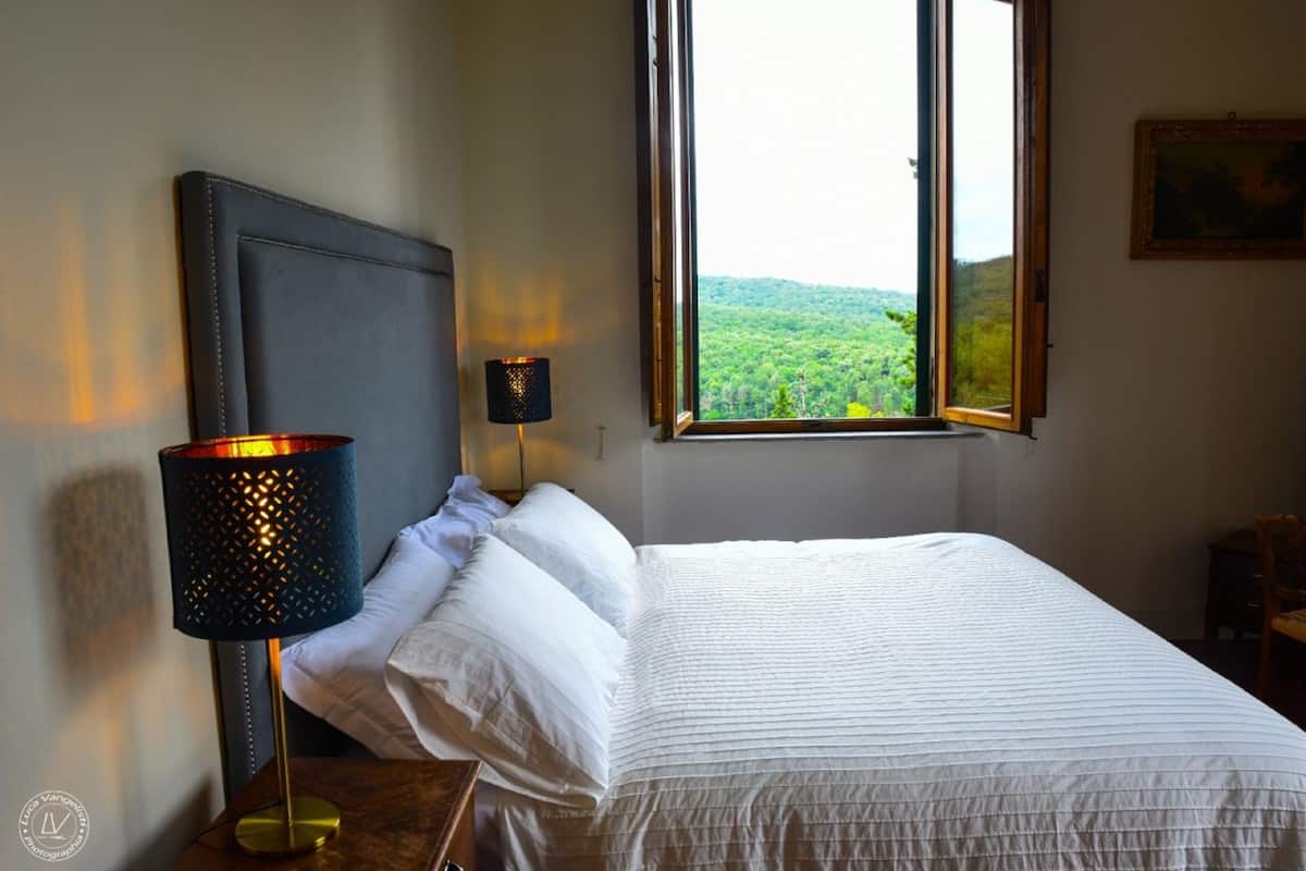 Suite, non fumatori | 1 camera, una scrivania, insonorizzazione, Wi-Fi gratuito
