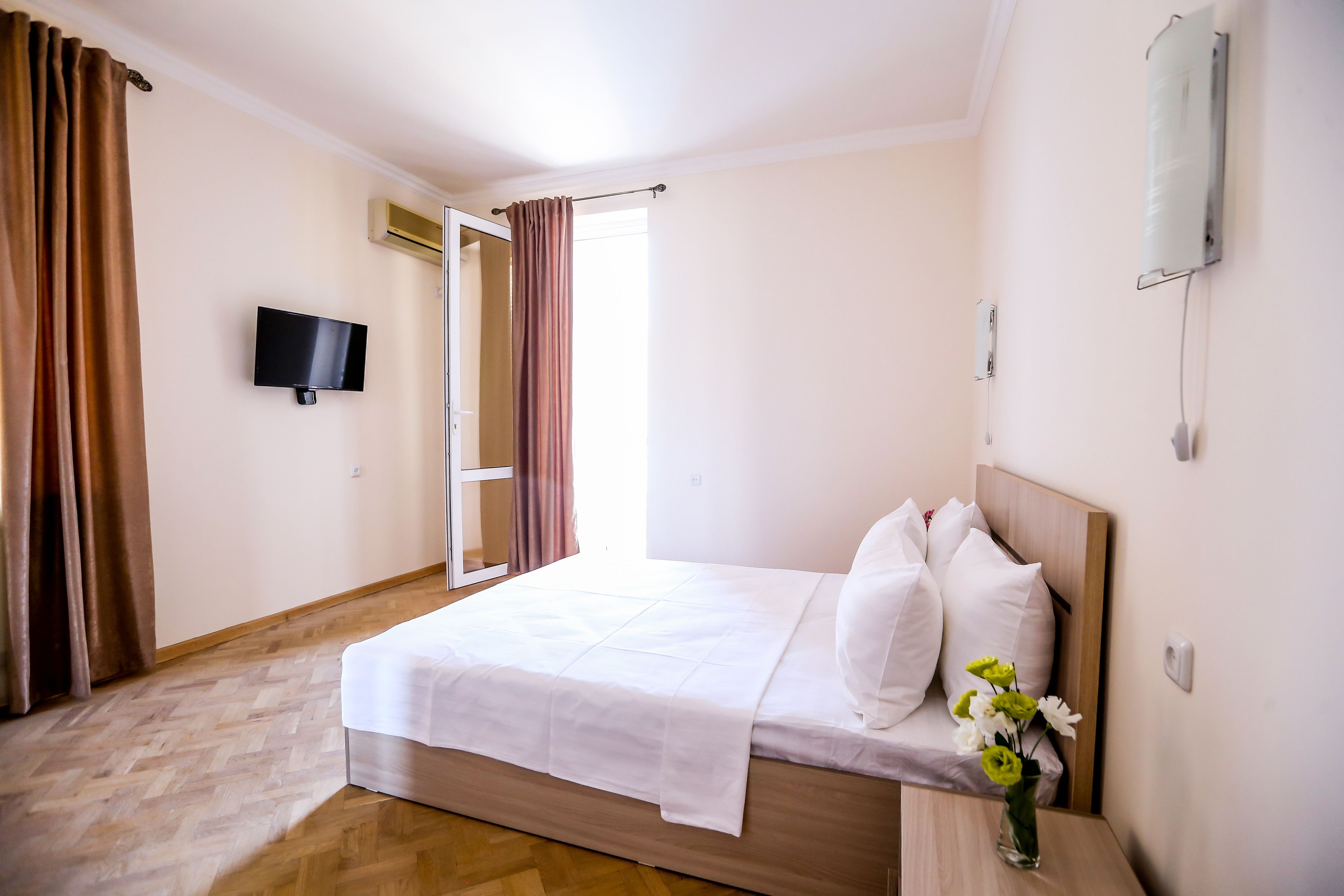 Familieleilighet | Sengetøy av topp kvalitet, minibar, skrivebord og lydisolert