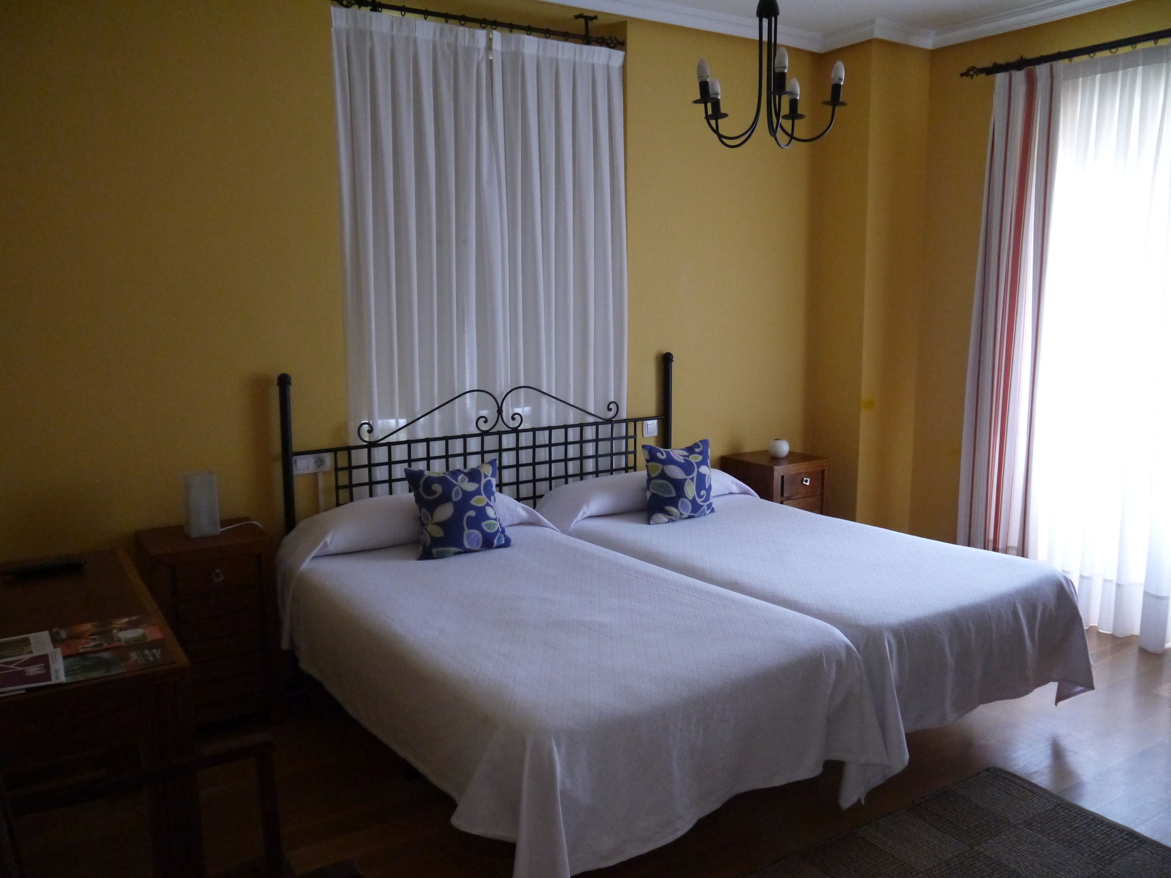 double or twin room | desk, iron/ironing board, free wifi