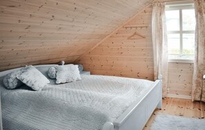 4 bedrooms, travel cot, free WiFi