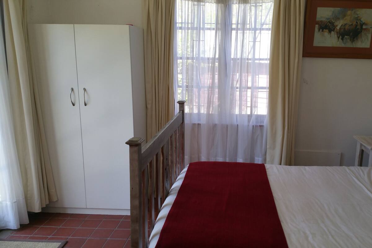 In-room safe, free WiFi, bed sheets