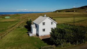 Front of property - Atlantic View Lofoten (Vestvågøy)