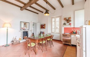 冷蔵庫、コンロ、食器洗い機、コーヒー / ティーメーカー