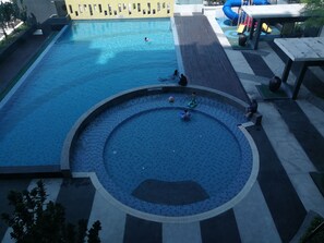 15 outdoor pools