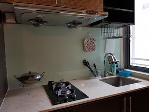 Economy Apartment, 1 Bedroom | Private kitchen