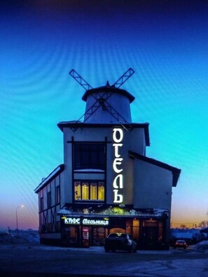 Front of property – evening/night - Melnitca (Vylgort)