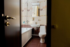 Deluxe Double Room, 1 King Bed, Non Smoking | Bathroom - Melnitca (Vylgort)