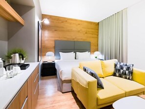 In-room safe, individually decorated, individually furnished, desk - Avior Hotel (General Santos)