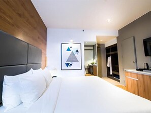 In-room safe, individually decorated, individually furnished, desk - Avior Hotel (General Santos)