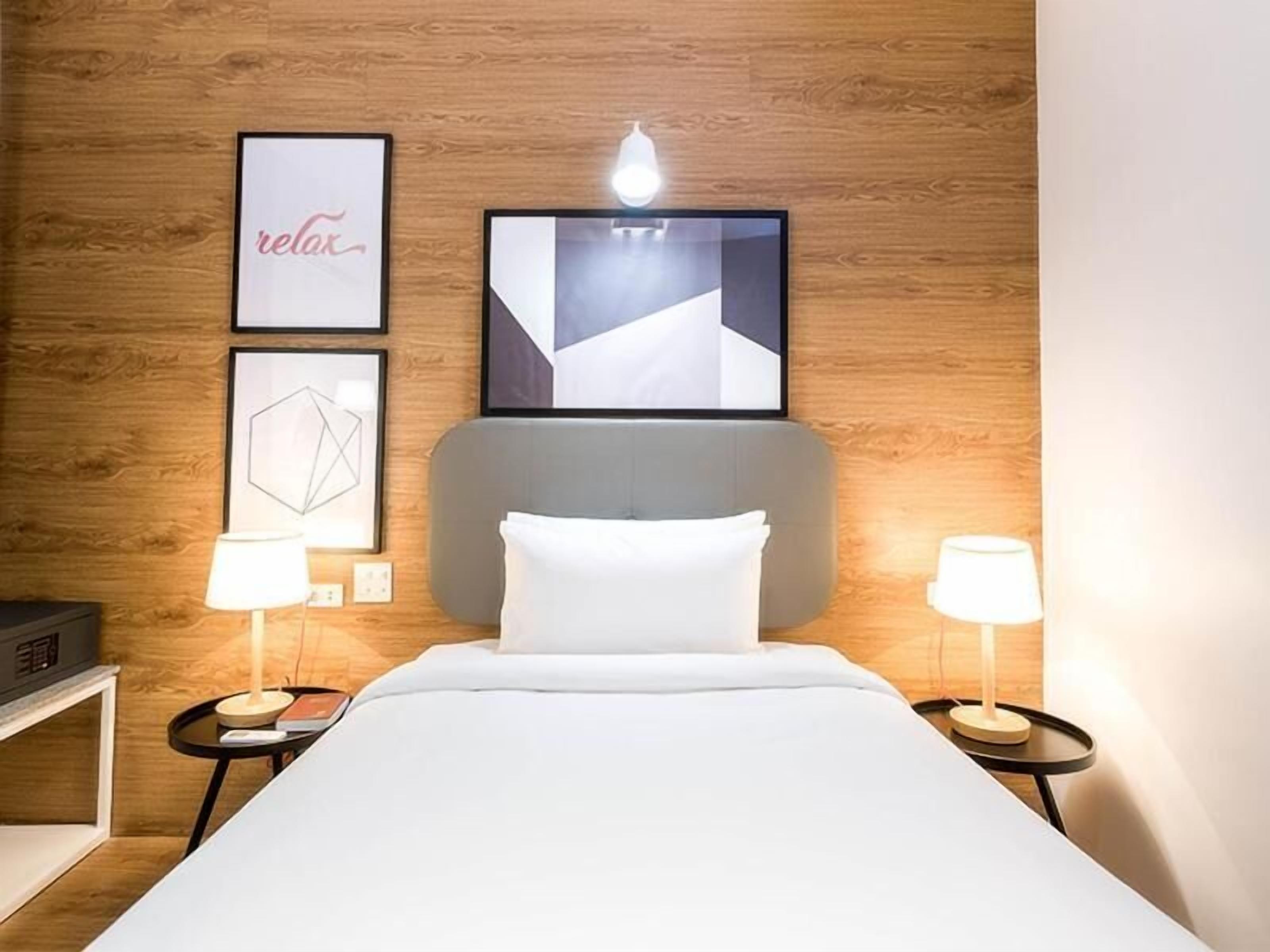 in-room safe, individually decorated, individually furnished, desk