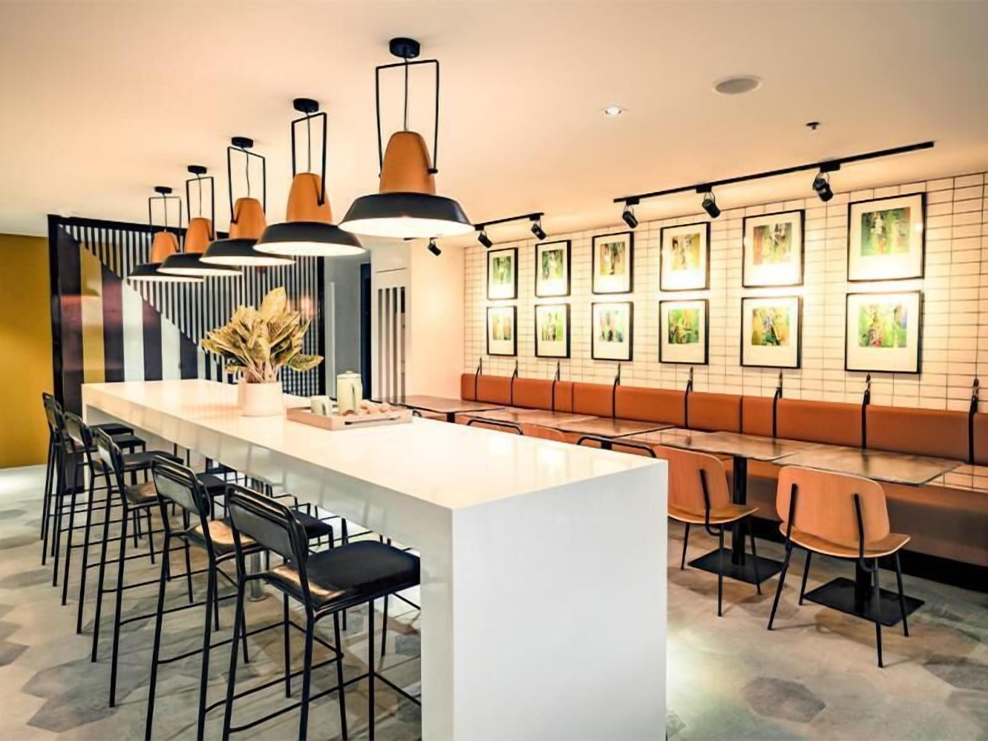 breakfast, lunch, dinner served; local and international cuisine