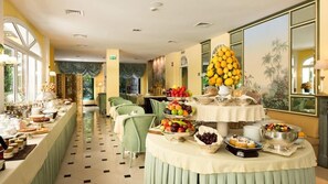 تناول الطعام