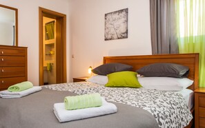 Apartment, 1 Bedroom, Terrace, Sea View | In-room safe, blackout curtains, iron/ironing board, free WiFi - Apartmani Tina (Dobrinj)