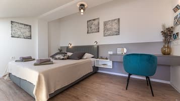 Coffres-forts dans les chambres, rideaux occultants