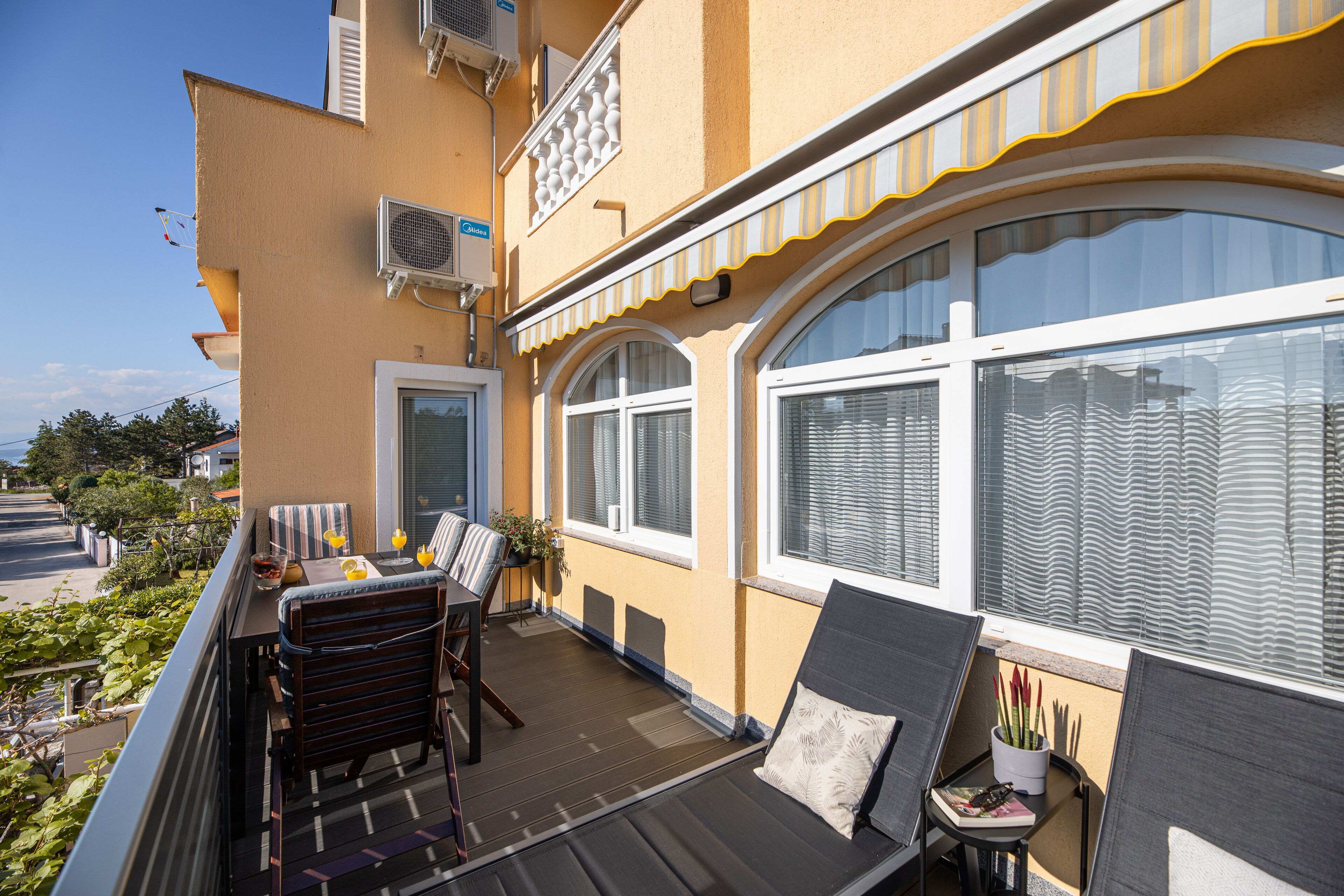 Apartment, 1 Bedroom | In-room safe, blackout drapes, iron/ironing board, free WiFi