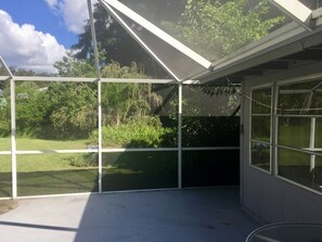 Property grounds - Original bungalow 4 blocks to Manasota Beachterazzo floors screen house + lanai (Englewood)