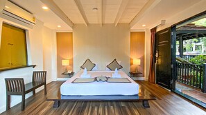 In-room safe, desk, free WiFi - B2 Suthep Night Market Premier Resort (Chiang Mai)