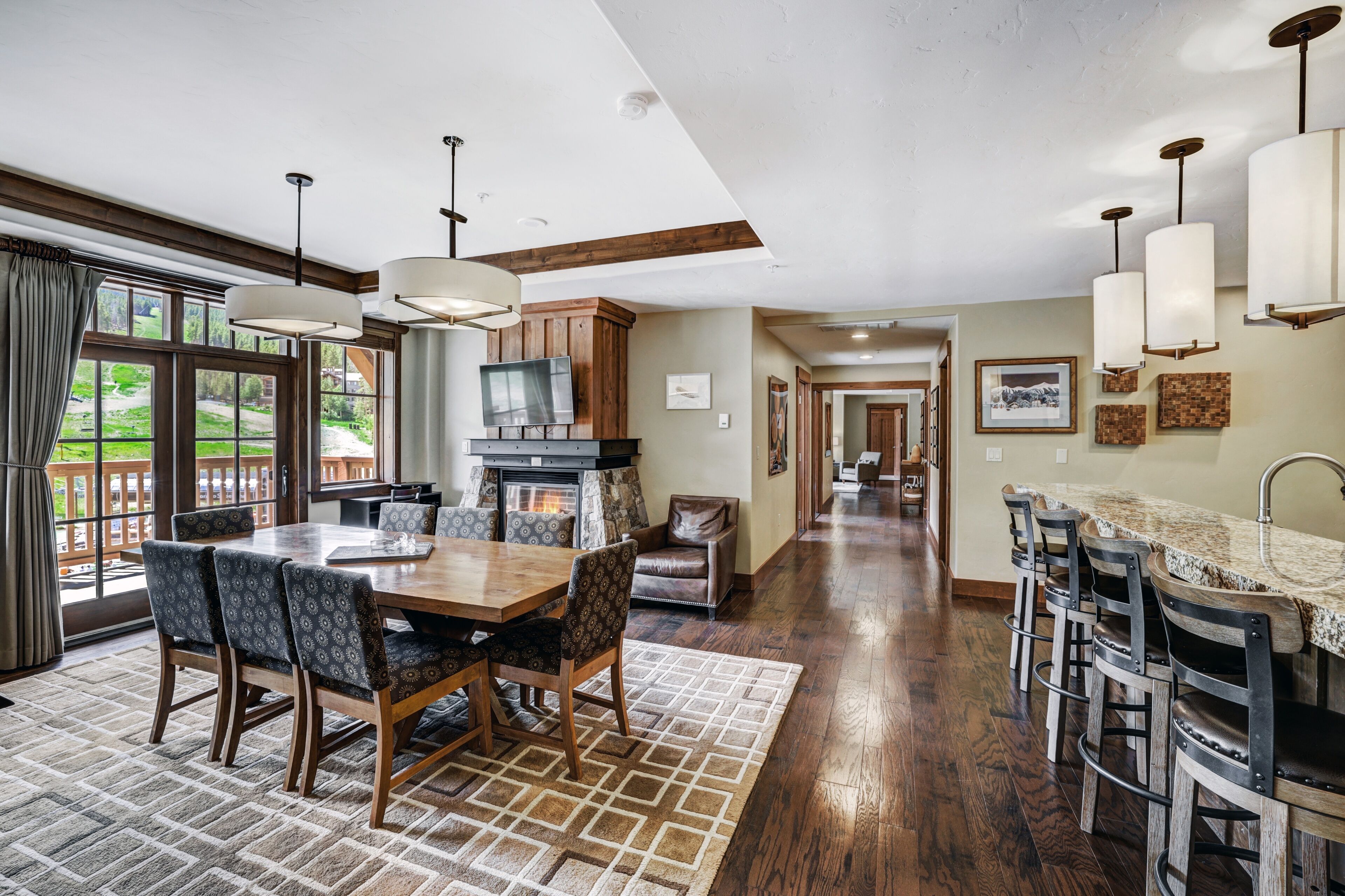 Condo, 4 Bedrooms | Private kitchen | Fridge, microwave, oven, coffee/tea maker