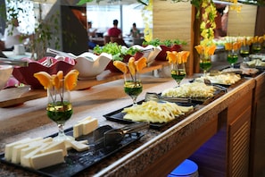 Desayuno estilo bufé