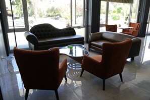 En 29-tommers LCD-TV med Parabol-TV samt TV