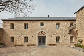 Bagian depan properti