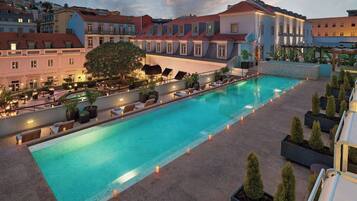 Seasonal outdoor pool, sun loungers