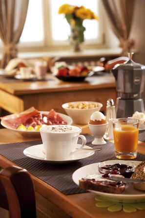 Ferdiglaget frokost er inkludert hver dag