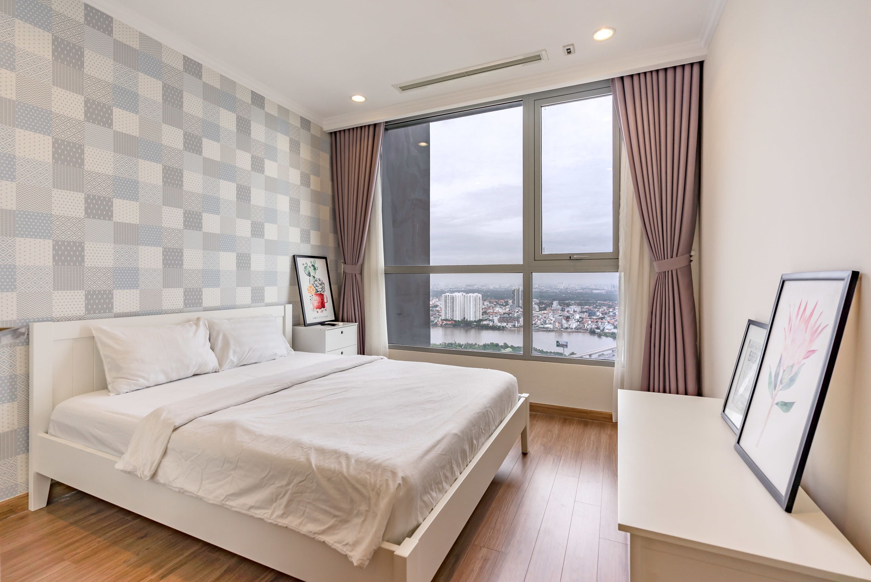 Deluxe Apartment, 3 Bedrooms | Premium bedding, desk, laptop workspace, blackout drapes