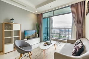 Deluxe Apartment, 3 Bedrooms | Living area
