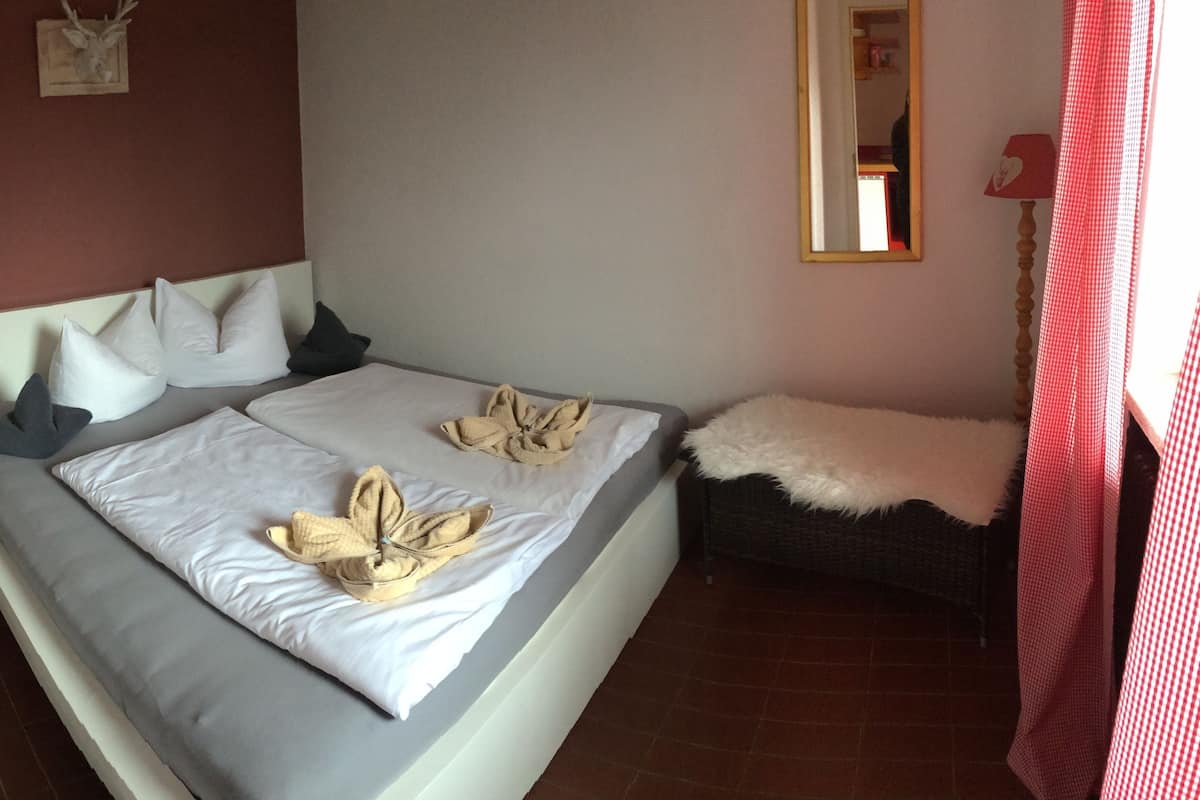 1 bedroom, individually decorated, individually furnished, free WiFi