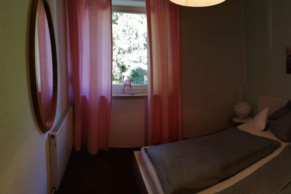 1 bedroom, individually decorated, individually furnished, free WiFi