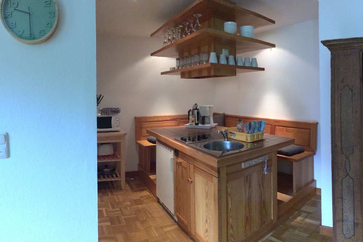 Apartemen, balkon (Steinbrech) | Dapur pribadi | Mesin pembuat kopi/teh, lemari es, microwave, dan kompor