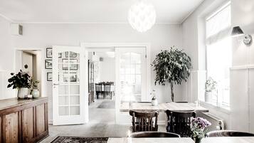 Tägliches inbegriffenes Frühstücksbuffet