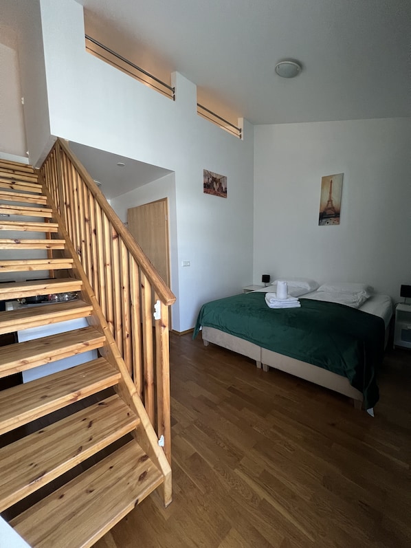 Family Quadruple Room, Private Bathroom | Desk, blackout curtains, free WiFi, bed sheets