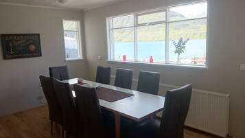 Apartment, 3 Bedrooms | In-room dining