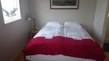 Studio, Sea View | Blackout drapes, free cribs/infant beds, free WiFi, bed sheets
