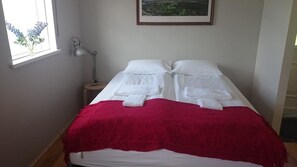 Studio, Sea View | Blackout curtains, free cots/infant beds, free WiFi, bed sheets - Nord Marina Guesthouse (Seydisfjordur)