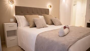 ๋น์ฆ๋์ค ๋๋ธ๋ฃธ | 1 ๊ฐ์ ์นจ์ค, ์ ์๊ทน์ฑ ์นจ๊ตฌ, ๋ฏธ๋๋ฐ, ๊ฐ์ค ๋ด ๊ธ๊ณ