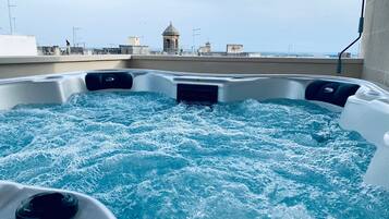Luxury Double Room, Hot Tub | Hypo-allergenic bedding, minibar, in-room safe, desk