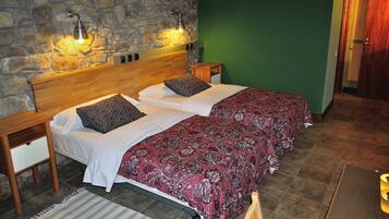 5 bedrooms, free WiFi, bed sheets