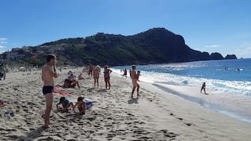 En la playa, bar en la playa