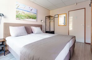Ropa de cama de alta calidad, colchones Select Comfort y escritorio 