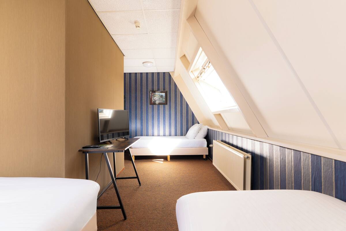 Chambre Triple, 3 lits une place, non-fumeur