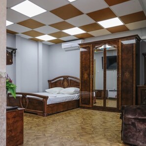 Comfort Double or Twin Room, 1 Double Bed, Non Smoking | Iron/ironing board, free WiFi, bed sheets - Hostel Teremok (Trudovoye)