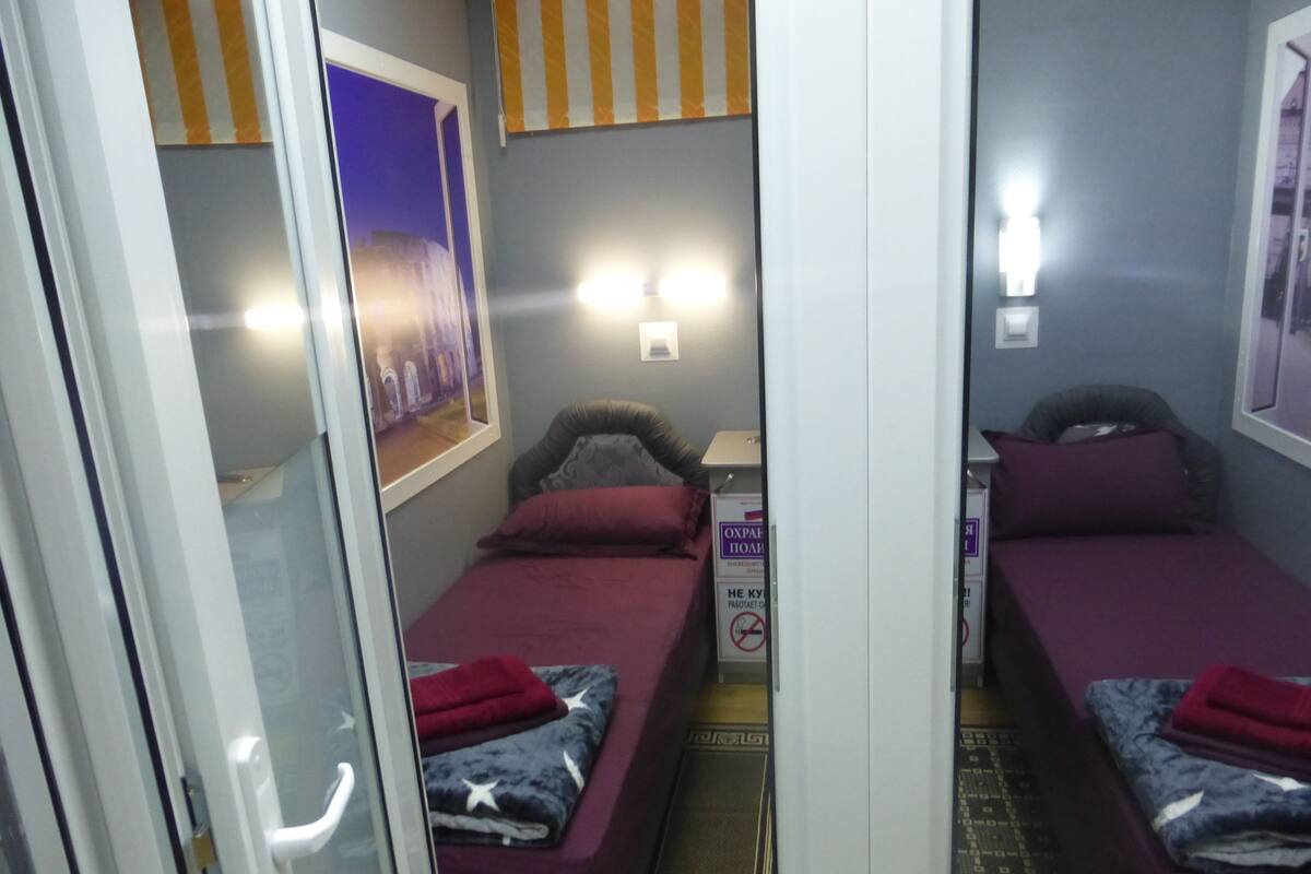 Traditional Single Room, 1 Single Bed, Non Smoking | Iron/ironing board (on request), free WiFi, bed sheets