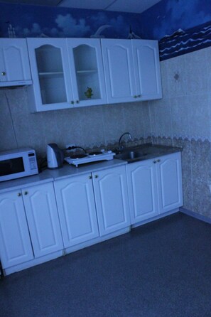 Comfort Double or Twin Room, 1 Double Bed, Non Smoking | Iron/ironing board, free WiFi, bed sheets