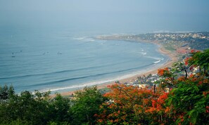 Beach - Mytri Nivas (Visakhapatnam)